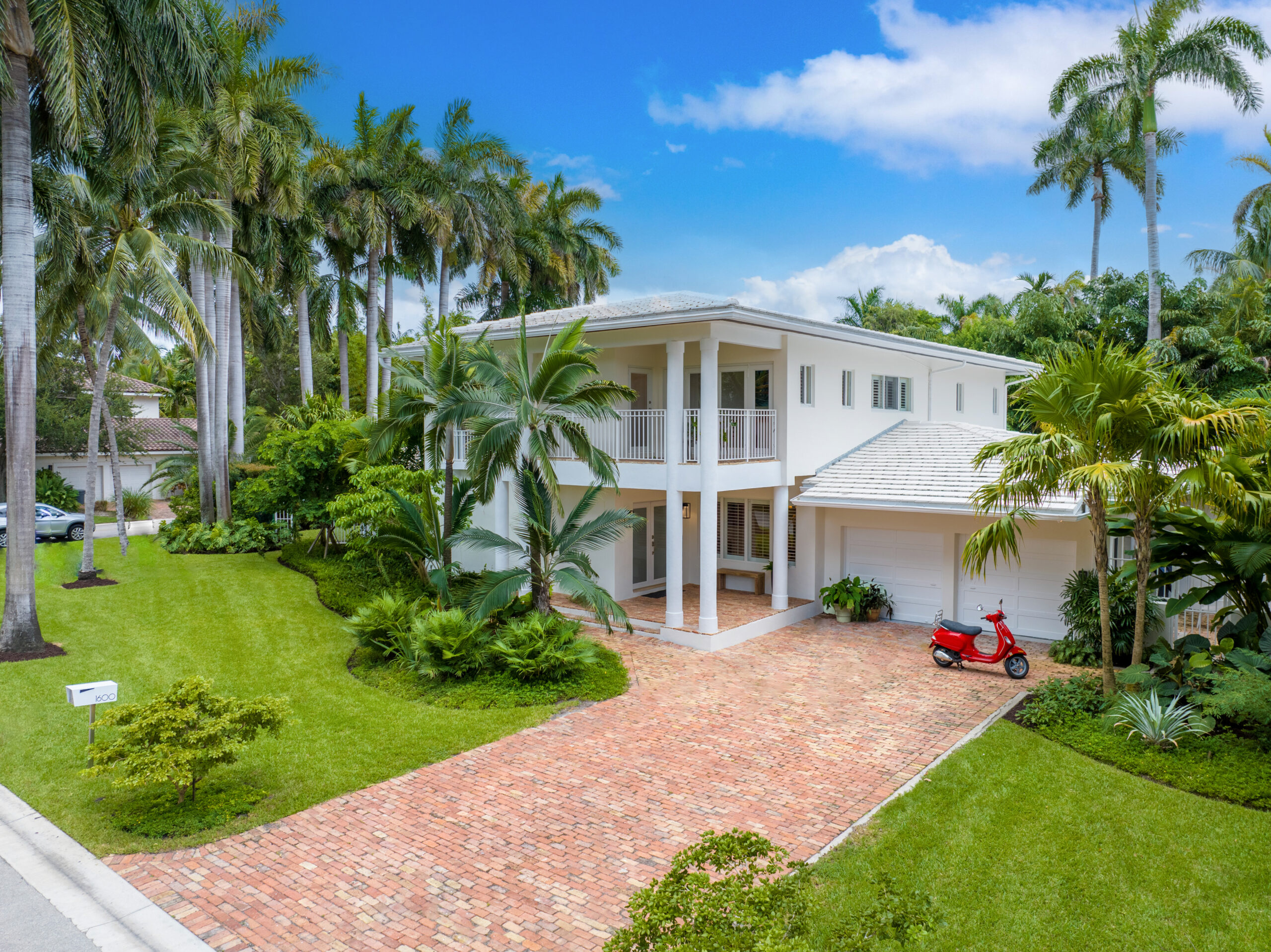 Dwell: Tropical Chic Residence on Prestigious Sunset Islands II Owned By Skincare Executive